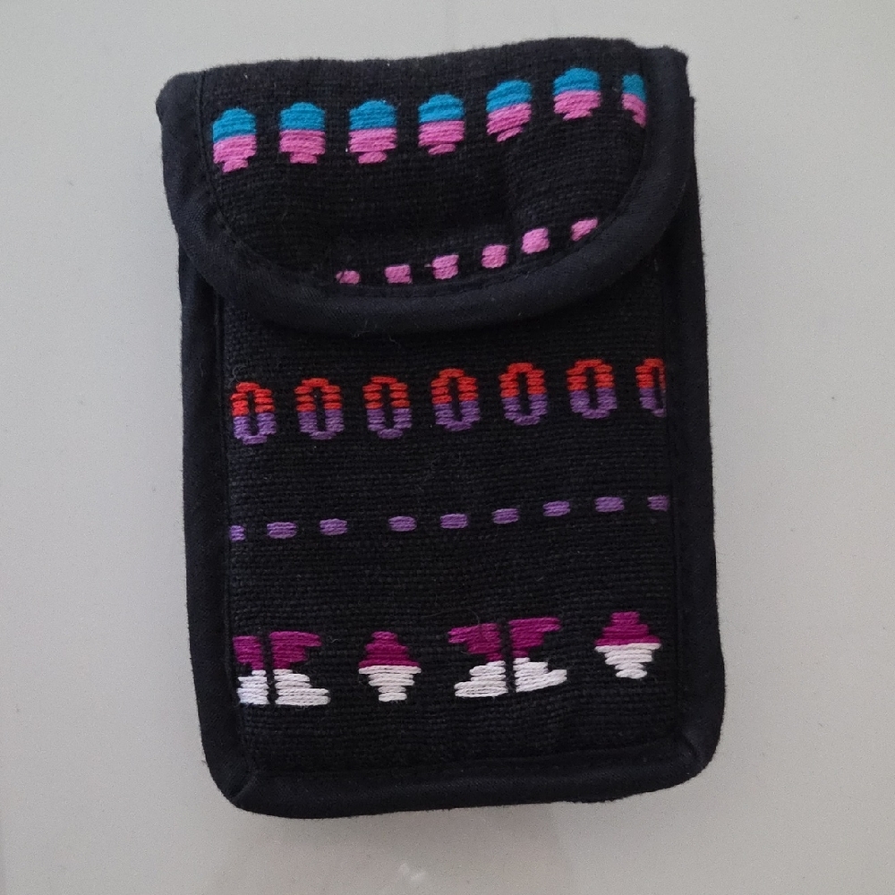 Vintage Mola Chic Black and Multicolor Patterned Credit Card Case. Bolivia.